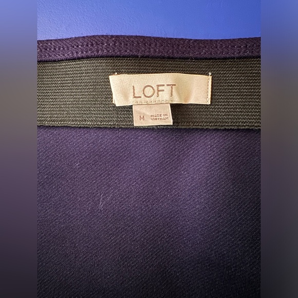 Loft, M, pencil skirt, navy blue, excellent condition. - Picture 3 of 4